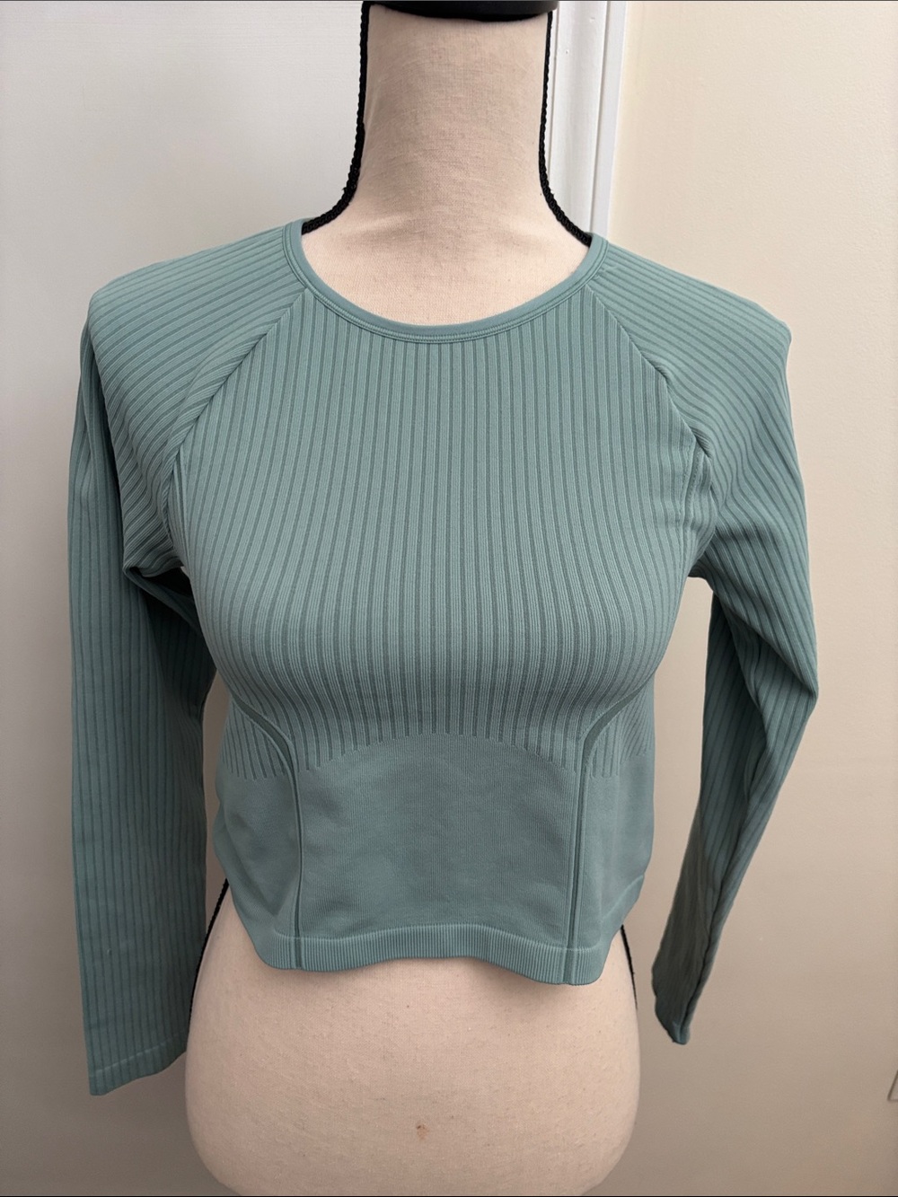 H&M Move Ribbed Long-Sleeve Crewneck Top in Sage Green size Large